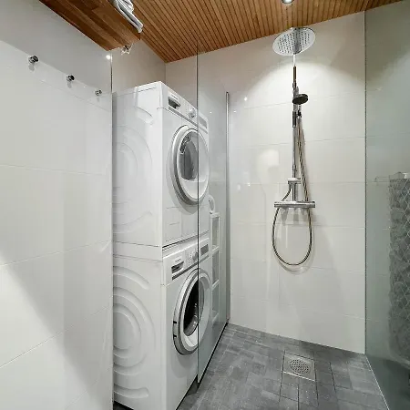 Modern 2br Downtown, Private Sauna, Workspace Apartment